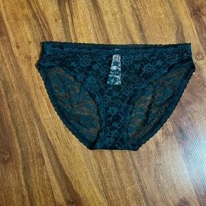 NWT Victoria's Secret green Lace Panties